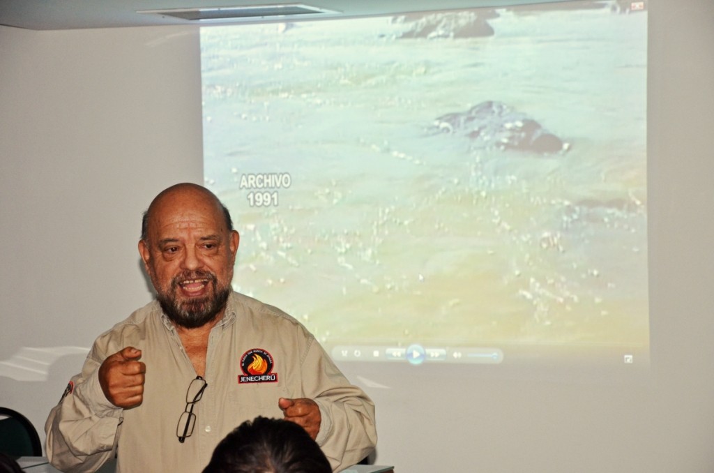 Rubén Poma, reconocido documentalista de Bolivia, fue el encargado de abrir el ciclo de talleres de Storytelling Ambiental.