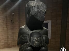 En la sala de piezas antropo-zoomorfas del museo de Tiwanaku se exhibe esta escultura de un “Chacha Puma”. Foto: Rocío Lloret.