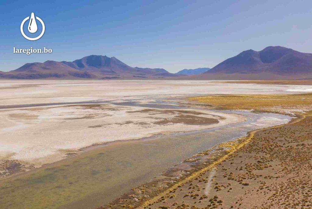 Los bordes del salar Pastos Grandes, en Uyuni. / Foto: Ernst Udo Drawert, Diálogo Chino