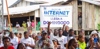 Puesta en marcha del servicio de Internet en Domingodó, noroeste de Colombia, en julio de 2024. La Unión Europea ha anunciado planes para apoyar los objetivos del gobierno colombiano de aumentar la conectividad digital al 85% de la población para 2026 (Imagen: Joel González / Fotografía oficial de la Presidencia de Colombia, Dominio Público)