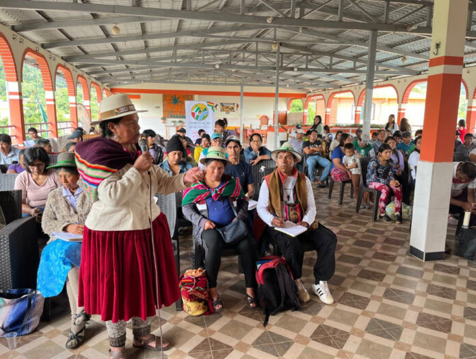 Más de un centenar de representantes de pueblos indígenas y comunidades campesinas de Bolivia participaron en el encuentro. Foto: Contiocap