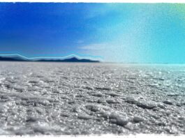 The Salar de Uyuni, with an estimated 21 million tons of lithium. Photo: Rocío Lloret