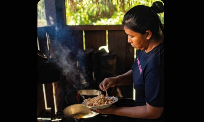 RECETARIO DE COMIDA DE LA CHIQUITANIA Mujeres chiquitanas compartieron sus conocimientos ancestrales para la elaboración del recetario.