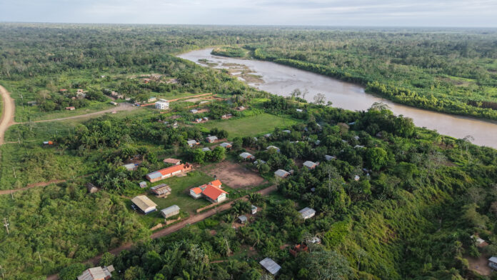 Vista aérea de Eyiyoquibo. Esta comunidad indígena está situada entre la carretera San Buenaventura-Ixiamas y el río Beni | Foto: Eddy Yobanny Velasco