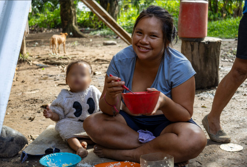 En un reducto de ocho hectáreas viven 358 indígenas, entre ellos 140 niños menores de 11 años de edad | Foto: Eddy Yobanny Velasco
