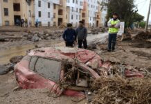 Una carretera destruida por las fuertes lluvias que provocaron inundaciones en Arequipa, Perú, el lunes 23 de febrero de 2026. Foto: AP/José Sotomayor
