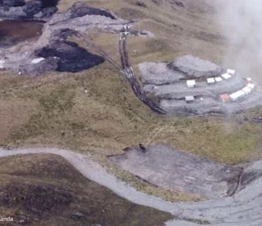 La minería de oro en los ríos de Irupana es uno de los temas abordados por los cinco reportajes finalistas del Premio al Reportaje sobre Naturaleza 2026. Foto: Omar Miranda.