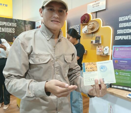 El Pasaporte para la Conservación, que permite visitar áreas protegidas de Bolivia durante un año, es promocionado en Expocruz 2026. Foto: Doly Leytón Arnez