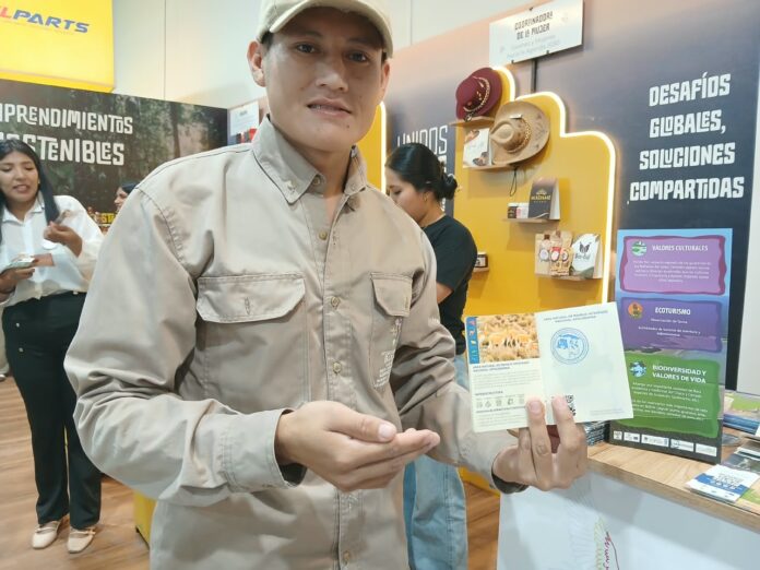 El Pasaporte para la Conservación, que permite visitar áreas protegidas de Bolivia durante un año, es promocionado en Expocruz 2026. Foto: Doly Leytón Arnez