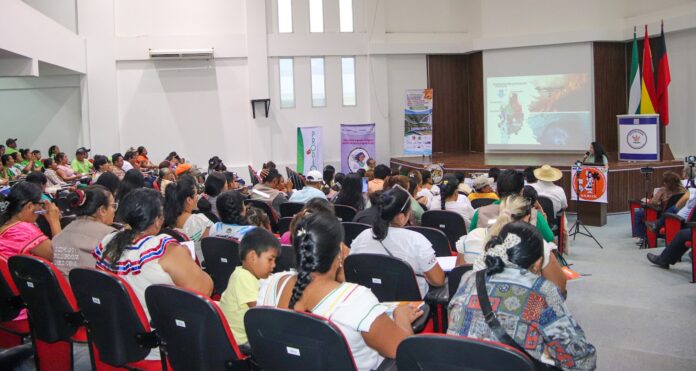 Comunidades de la Chiquitania agua 2026 Delegados de comunidades indígenas durante el Encuentro de Comunidades Afectadas por el Agroextractivismo en la Chiquitanía, realizado en la Uagrm. Foto: Probioma